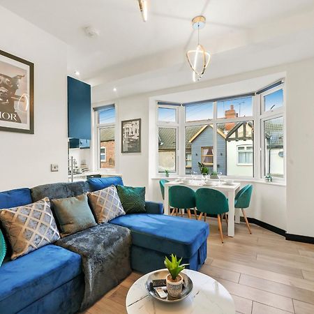 Stylish Yorkshire Gem - Sleeps 4 - Great Location Lejlighed Castleford Eksteriør billede